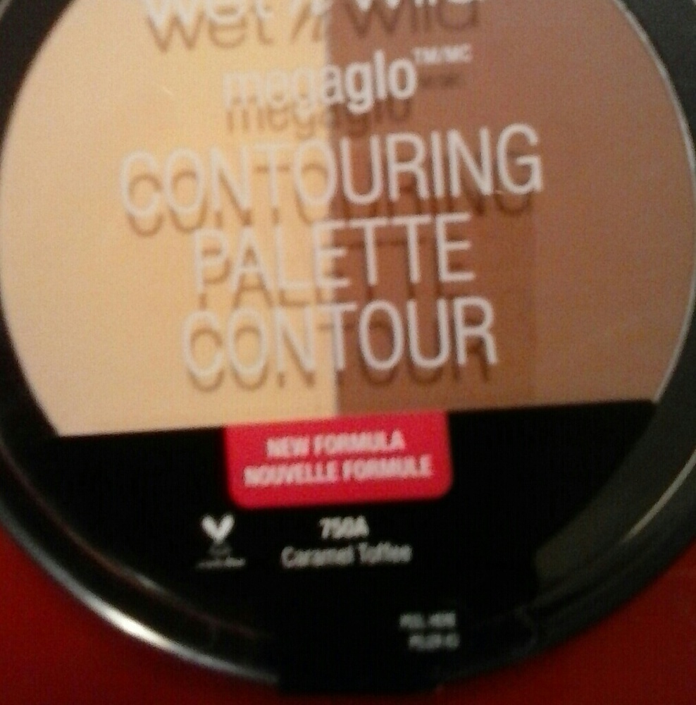 NWT NEW FORMULA CONTORING PALETTE  Caramel Toffe - Picture 2 of 8
